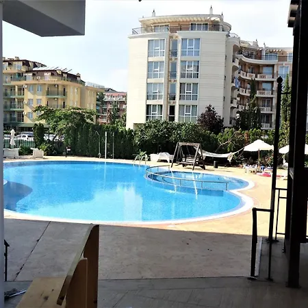 Appartement студио до кики бийч