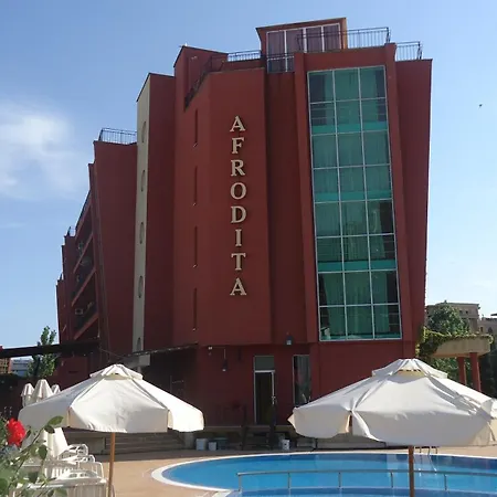 Апартамент студио до кики бийч *