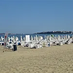 студио до кики бийч شقة *