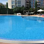 студио до кики бийч * ساني بيتش